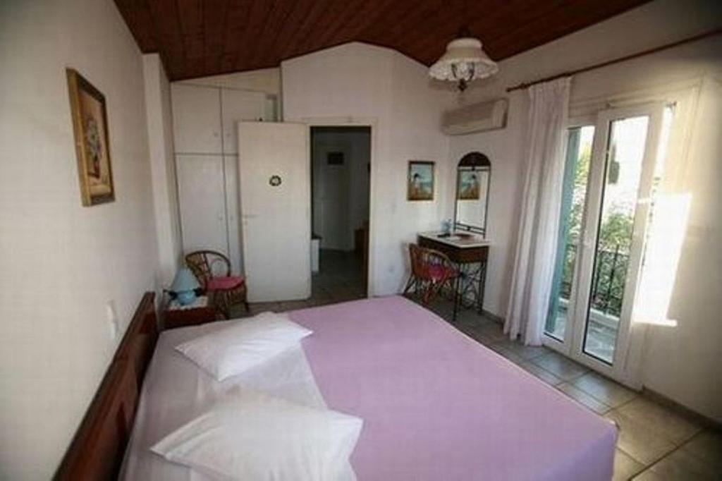Meltemi Aparthotel Batsi  Ruang foto