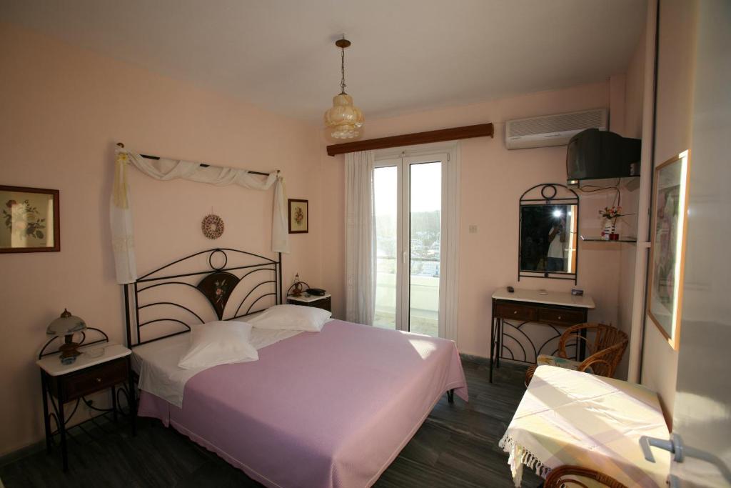 Meltemi Aparthotel Batsi  Ruang foto