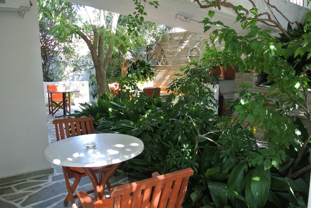 Meltemi Aparthotel Batsi  Bagian luar foto