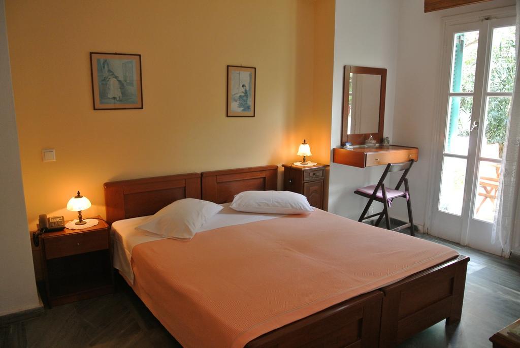 Meltemi Aparthotel Batsi  Bagian luar foto
