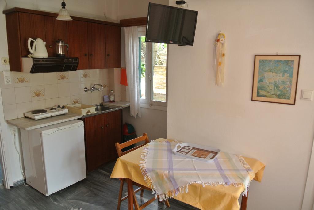 Meltemi Aparthotel Batsi  Bagian luar foto