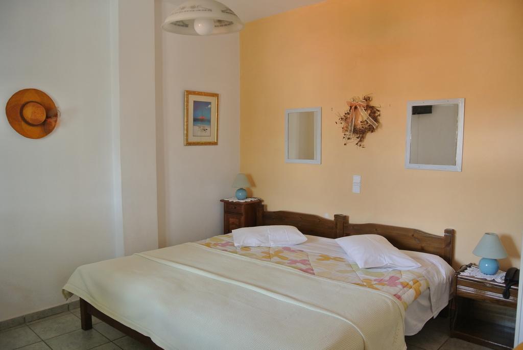Meltemi Aparthotel Batsi  Bagian luar foto