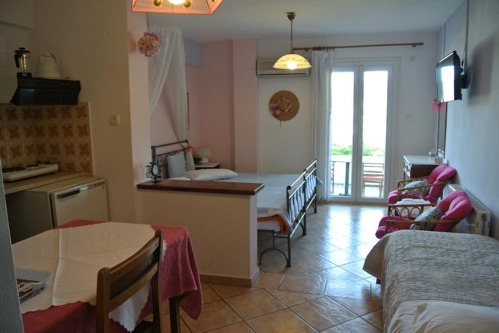 Meltemi Aparthotel Batsi  Bagian luar foto