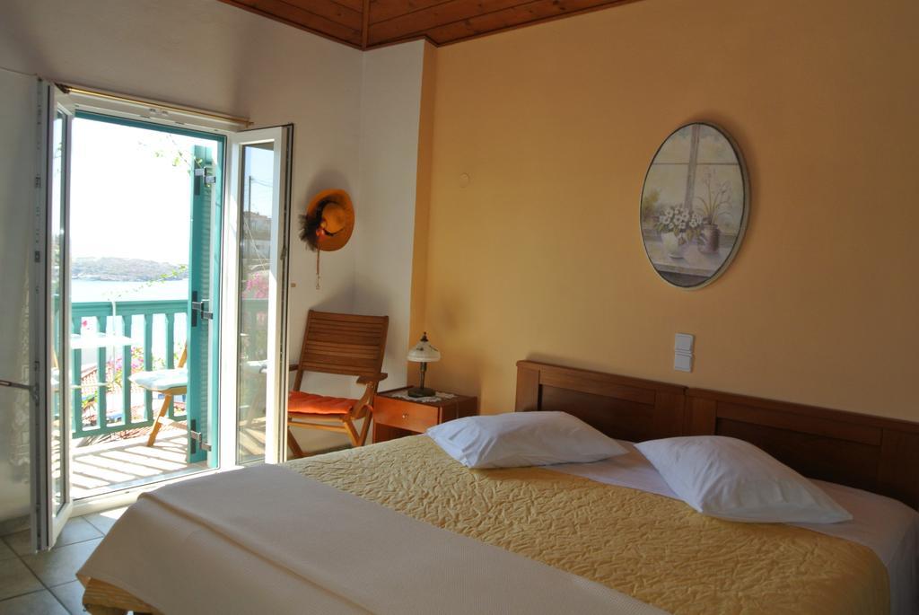 Meltemi Aparthotel Batsi  Bagian luar foto