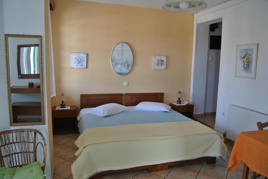 Meltemi Aparthotel Batsi  Bagian luar foto
